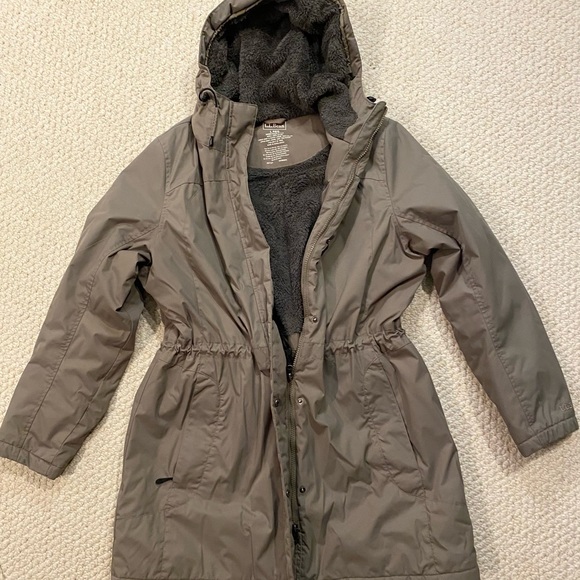 LL Bean Winter Warmer Coat / Jacket.  Womens Large.  Item 271339.  Brown. - Picture 6 of 6